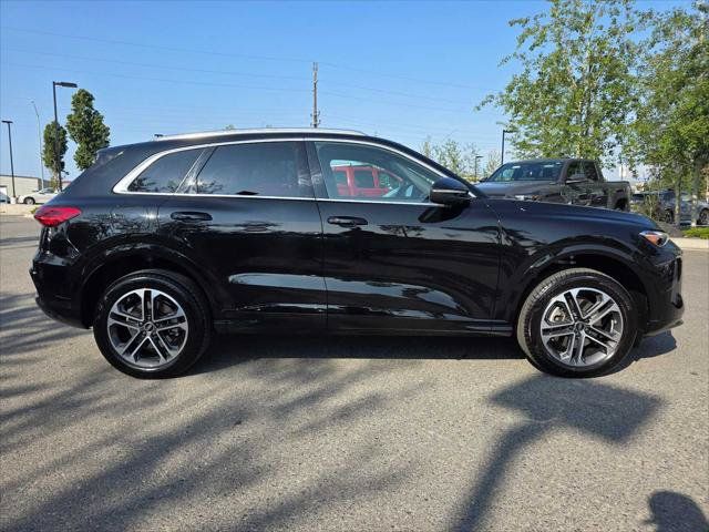 Used 2025 Audi Q5 Premium w/ Convenience Package AWD/4WD image 3