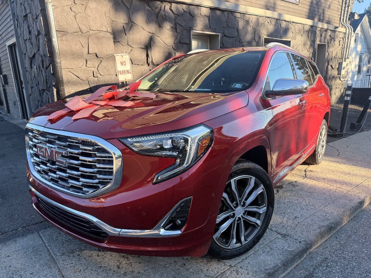 Used 2018 GMC Terrain Denali w/ Advanced Safety Package AWD/4WD image 2