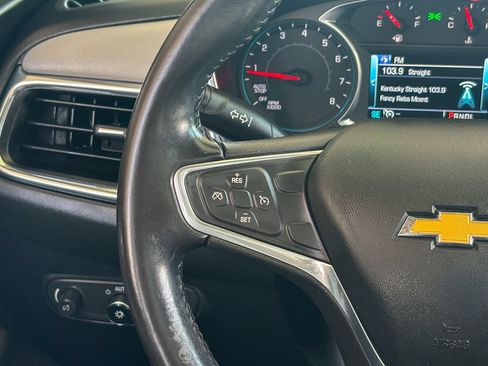 Used 2018 Chevrolet Equinox LT w/ Sun & Infotainment Package FWD image 27