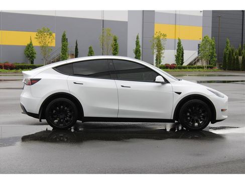 Used 2021 Tesla Model Y Long Range AWD/4WD image 4