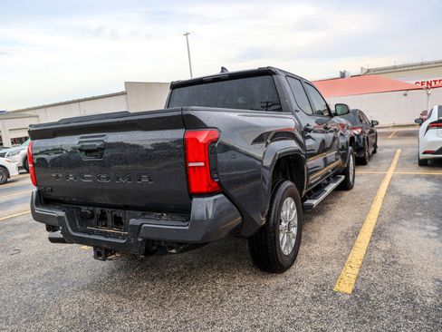 Used 2025 Toyota Tacoma SR5 AWD/4WD image 8