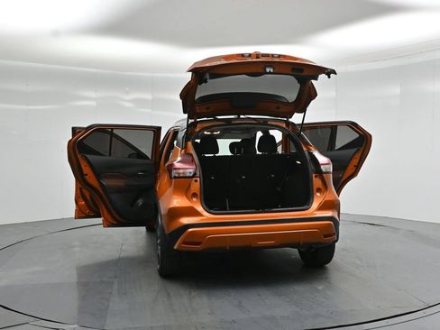 Used 2023 Nissan Kicks SR FWD image 32