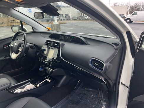 Used 2016 Toyota Prius Three Touring image 14