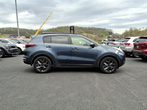 Used 2022 Kia Sportage Nightfall Edition image 6