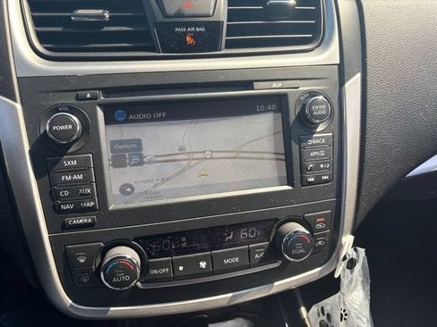 Used 2017 Nissan Altima 2.5 SV w/ Convenience Package FWD image 8