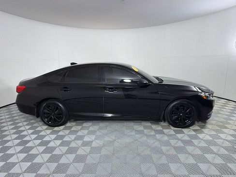 Used 2018 Honda Accord LX image 4