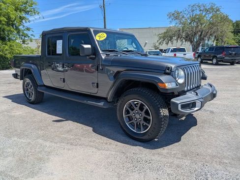 Used 2022 Jeep Gladiator Overland w/ Trailer Tow Package AWD/4WD image 2