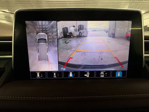 Used 2021 Chevrolet Tahoe High Country w/ Premium Package image 20