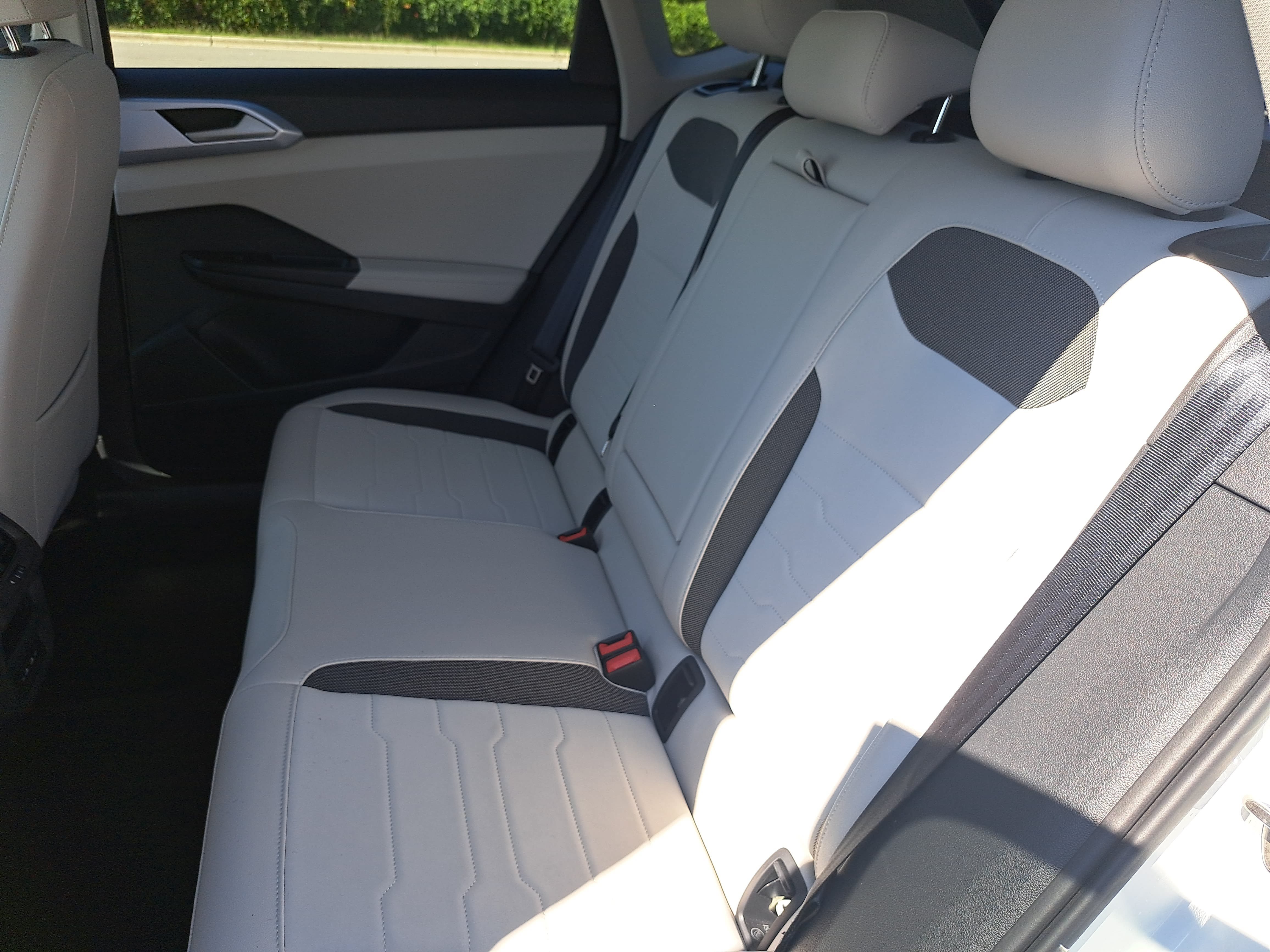 Certified 2026 Volkswagen Taos SE AWD/4WD image 14