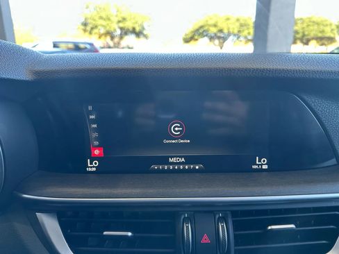 Used 2018 Alfa Romeo Stelvio Ti image 16