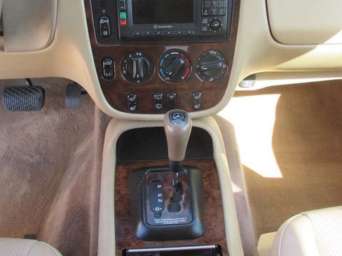 Used 2000 Mercedes-Benz ML 320 4MATIC image 30