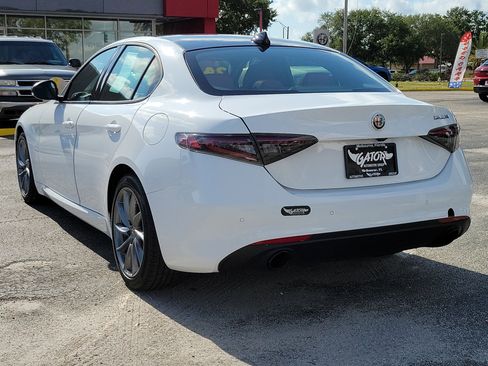 Used 2024 Alfa Romeo Giulia Sprint RWD image 4