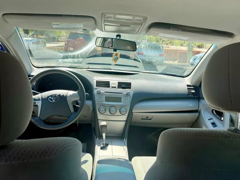 Used 2011 Toyota Camry LE FWD image 11
