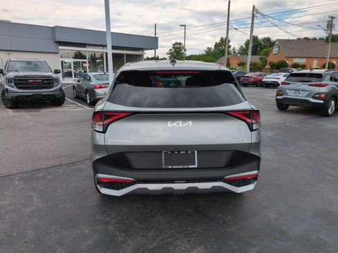 Used 2025 Kia Sportage LX FWD image 6