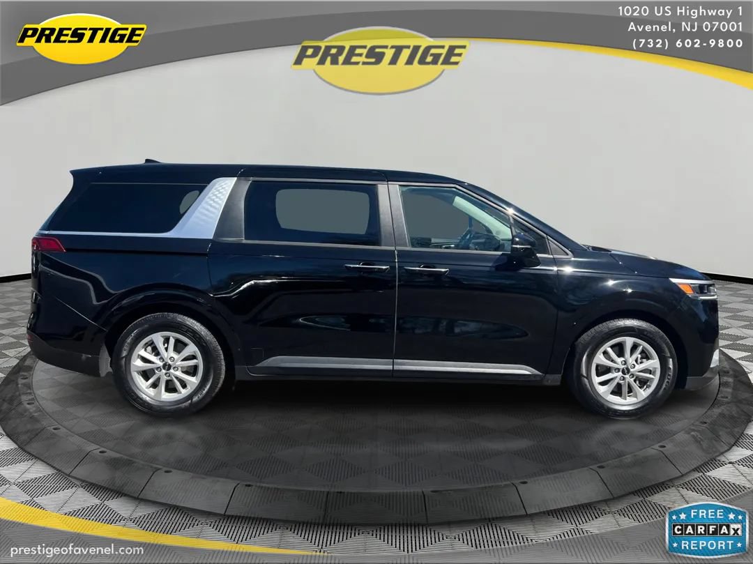 Used 2022 Kia Carnival LX FWD image 4