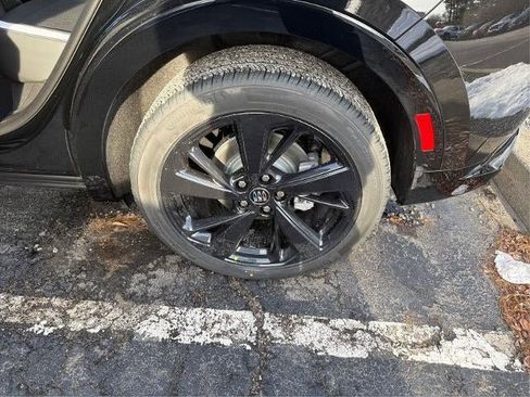 New 2026 Buick Envision Sport Touring image 9