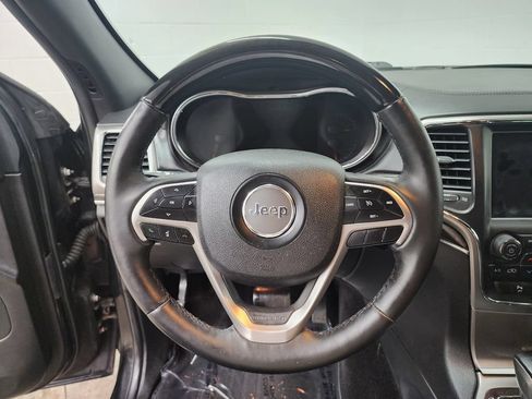 Used 2018 Jeep Grand Cherokee Overland AWD/4WD image 14