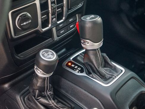 Used 2023 Jeep Wrangler Sahara image 17