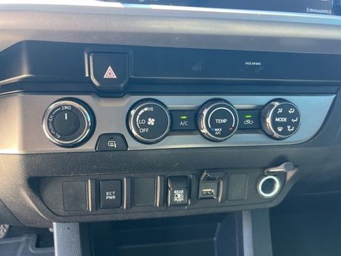 Used 2020 Toyota Tacoma SR5 image 15