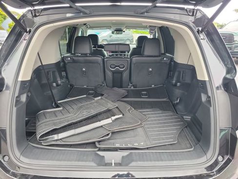 Used 2025 Honda Pilot EX-L image 8