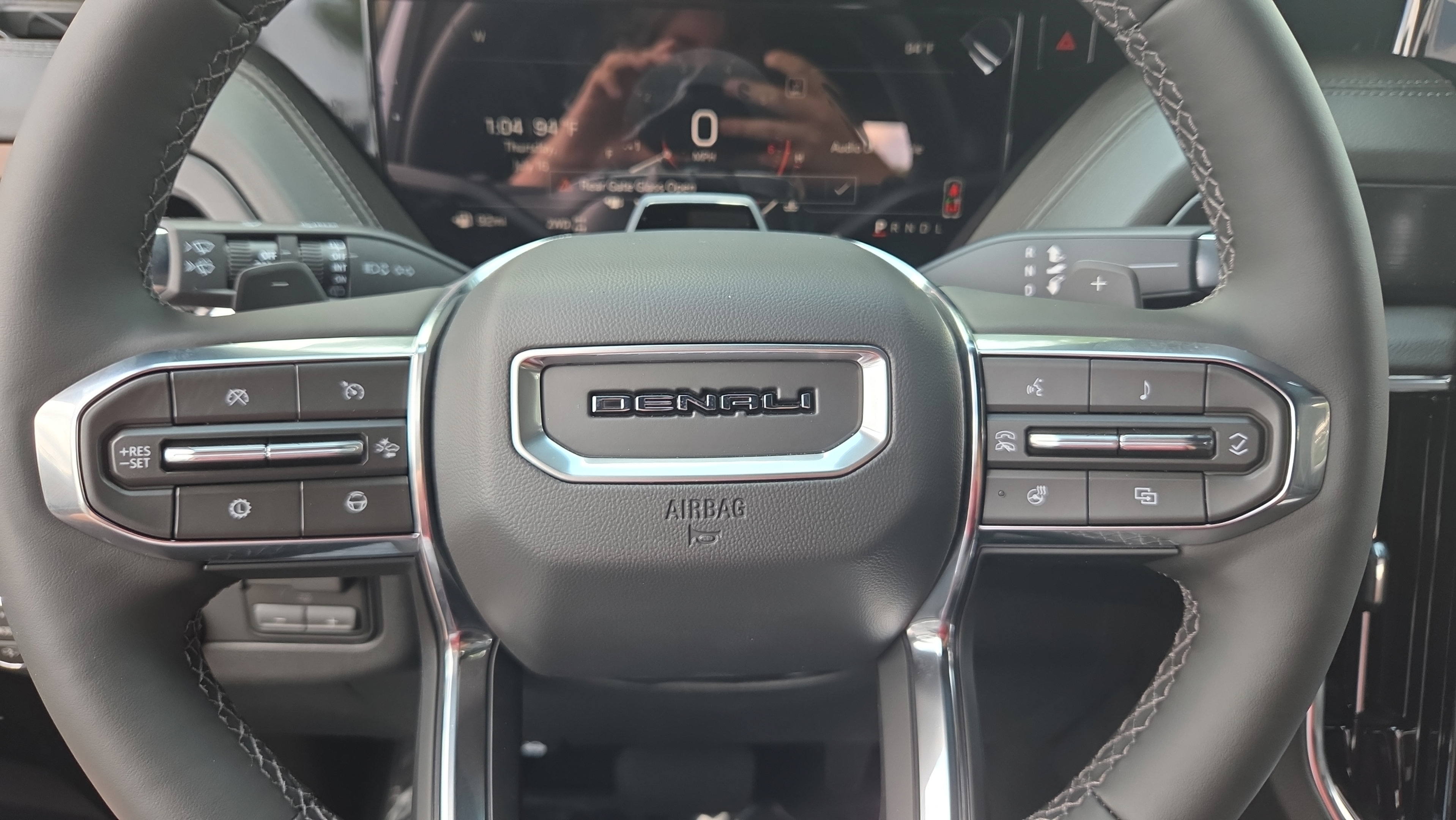 New 2026 GMC Yukon Denali w/ Denali Reserve Package AWD/4WD image 21