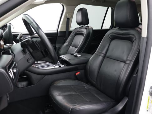 Used 2022 Lincoln Aviator Grand Touring w/ Equipment Group 301A AWD/4WD image 19