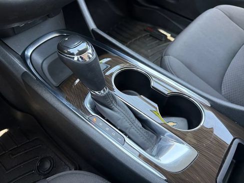 Used 2019 Chevrolet Malibu LT FWD image 15