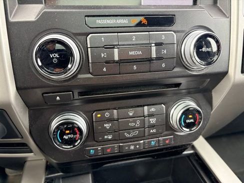 Used 2018 Ford F150 Lariat w/ Equipment Group 502A Luxury image 35