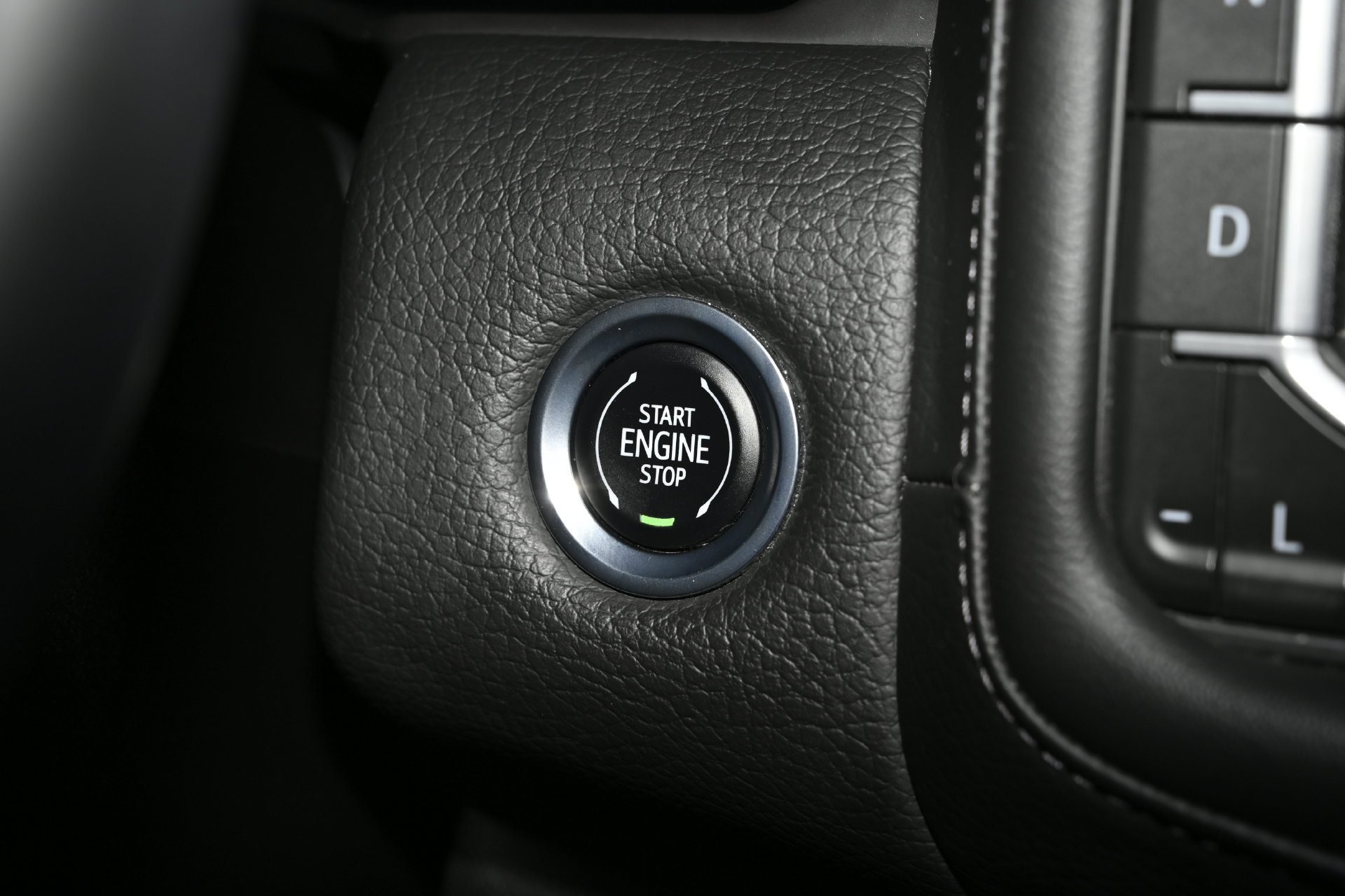 Used 2023 GMC Yukon XL Denali RWD image 40