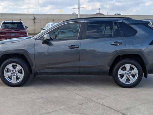 Used 2021 Toyota RAV4 XLE image 7