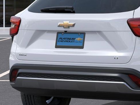 New 2026 Chevrolet Trax LT w/ LT Convenience Package FWD image 14
