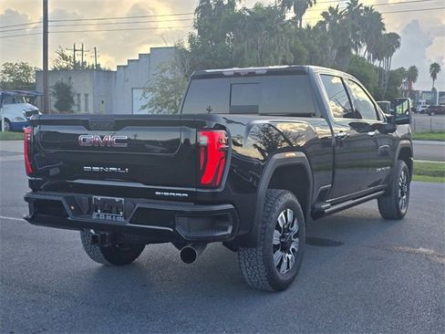 New 2026 GMC Sierra 2500 Denali w/ Denali Reserve Package image 5
