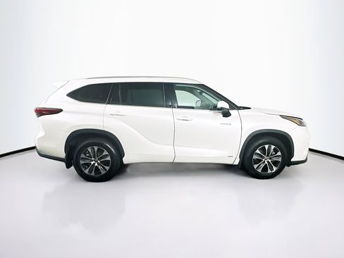 Used 2020 Toyota Highlander XLE image 10