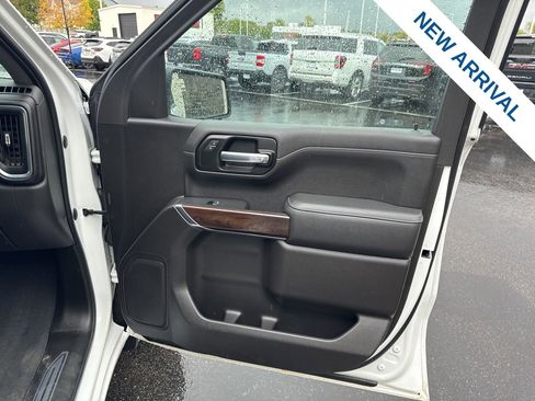 Used 2021 GMC Sierra 1500 SLT w/ X31 Off-Road Package AWD/4WD image 10