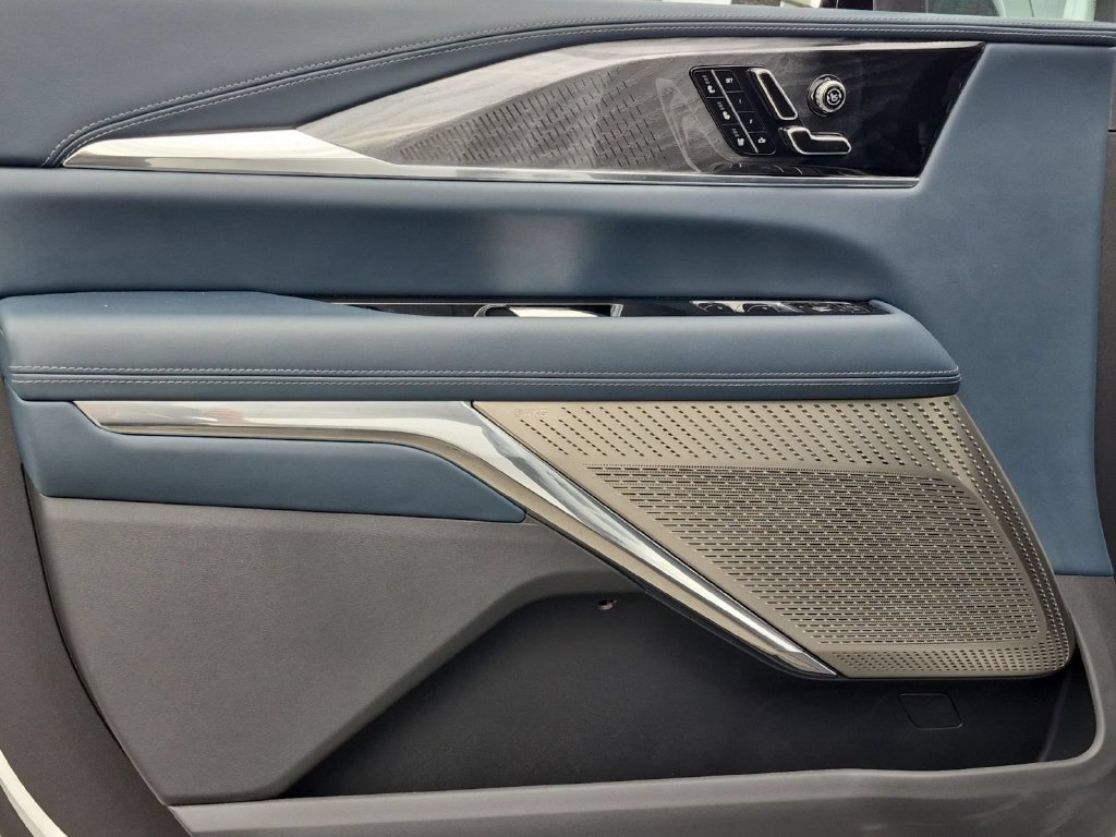 New 2025 Cadillac Escalade IQ Sport 2 AWD/4WD image 21