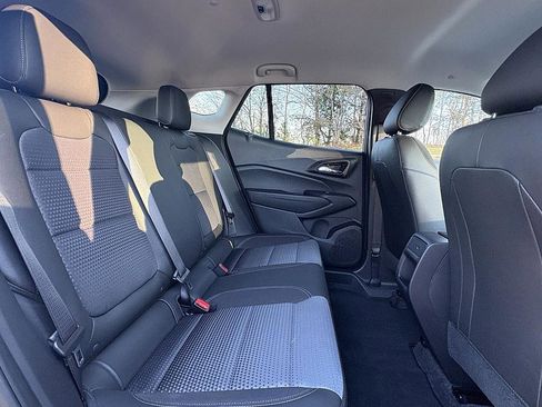 Used 2025 Chevrolet Trax LT w/ Driver Confidence Package image 12