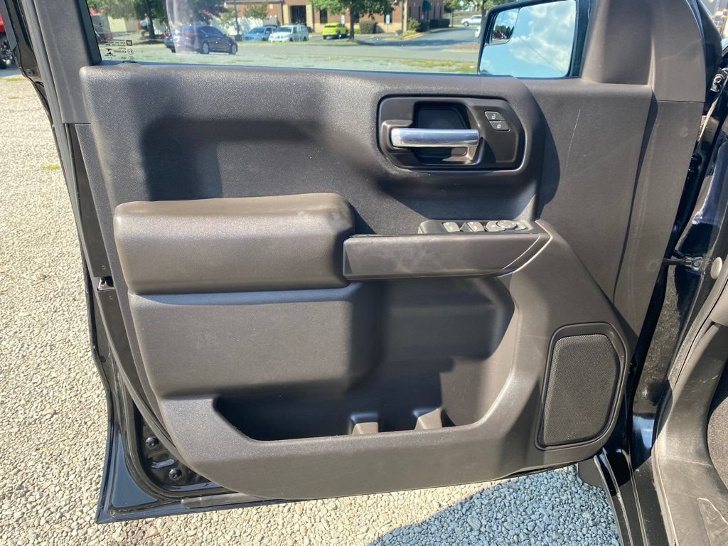 Used 2022 Chevrolet Silverado 1500 Custom RWD image 9