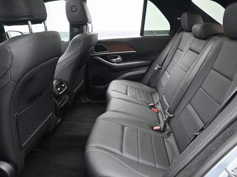 Used 2025 Mercedes-Benz GLE 450e 4MATIC w/ Winter Package image 32