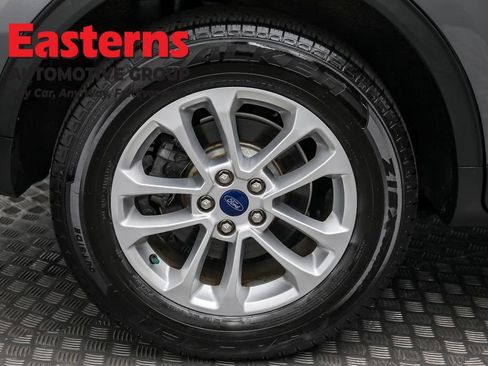 Used 2022 Ford Escape SE w/ Cold Weather Package image 27