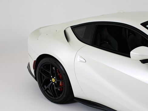 Used 2020 Ferrari 812 Superfast RWD image 13