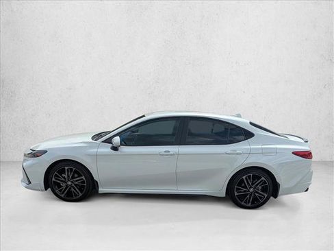 Used 2025 Toyota Camry XSE FWD image 8