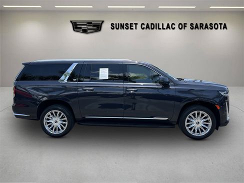 Used 2023 Cadillac Escalade ESV Premium Luxury AWD/4WD image 3