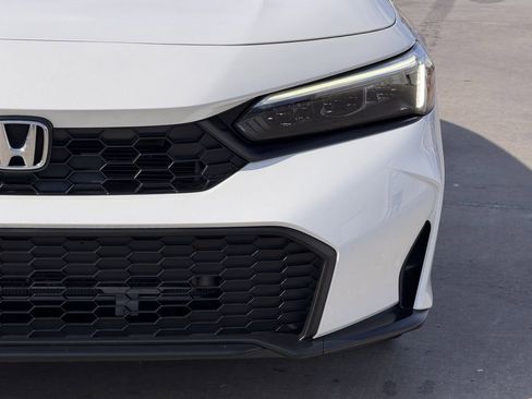 Used 2025 Honda Civic Sport image 4