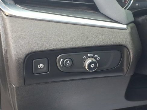 Used 2020 Buick Enclave Essence w/ Sound and Sites Package AWD/4WD image 19