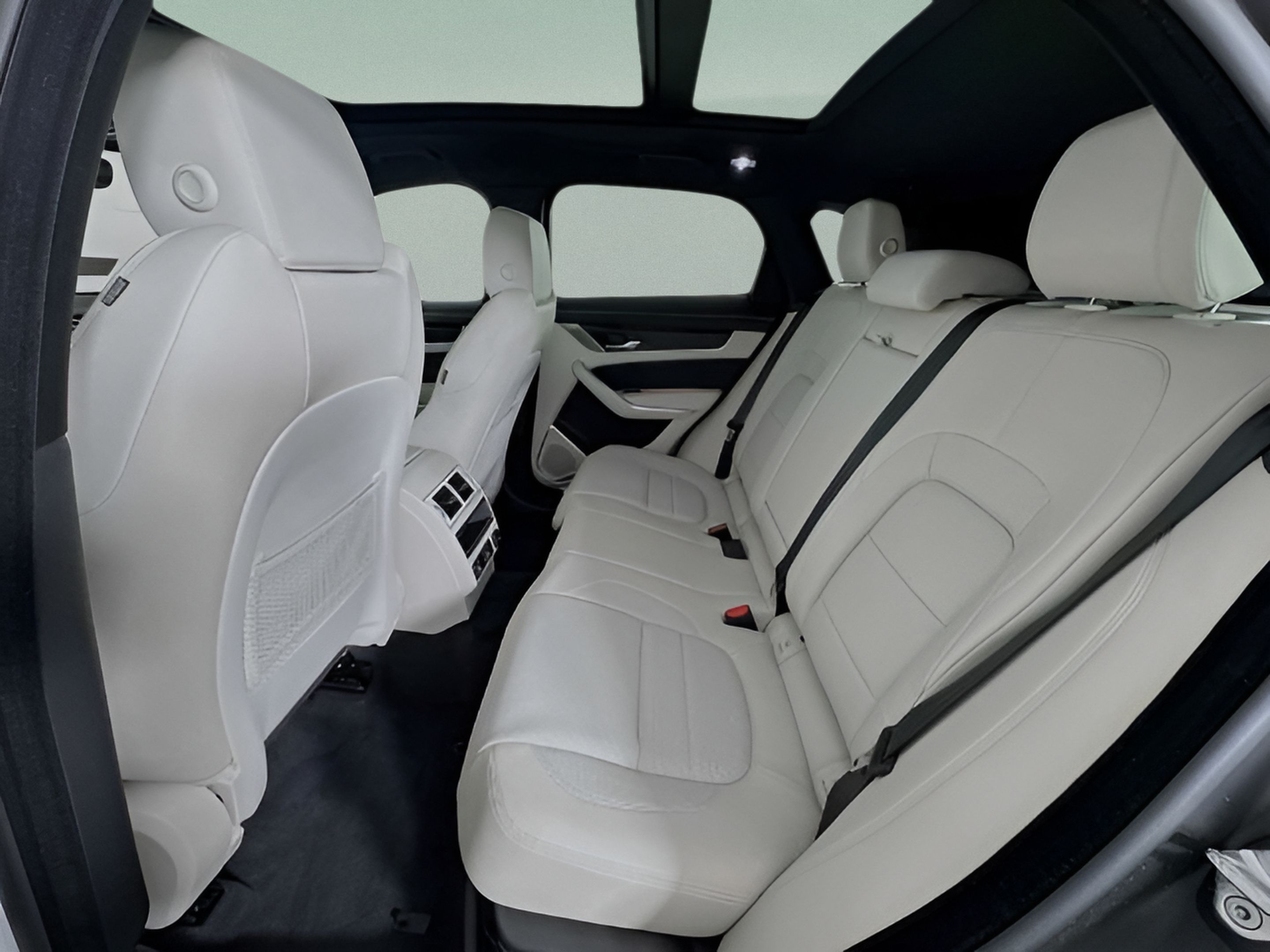 Used 2025 Jaguar F-PACE R-Dynamic S AWD/4WD image 23