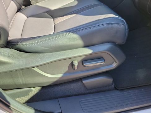 Used 2023 Honda Pilot Touring image 7