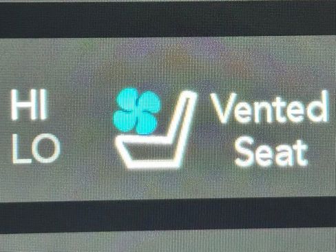 Used 2022 Dodge Charger R/T w/ Daytona Edition Group image 7