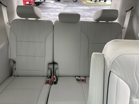 New 2026 Buick Enclave Avenir w/ Super Cruise Package AWD/4WD image 24