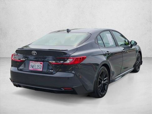 Used 2026 Toyota Camry SE FWD image 5