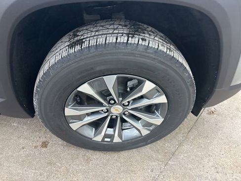 New 2026 Chevrolet Equinox LT w/ Convenience Package II image 13